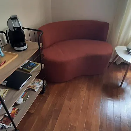 Le Puits Dans La Cour Bed and Breakfast Saint-Priest-des-Champs
