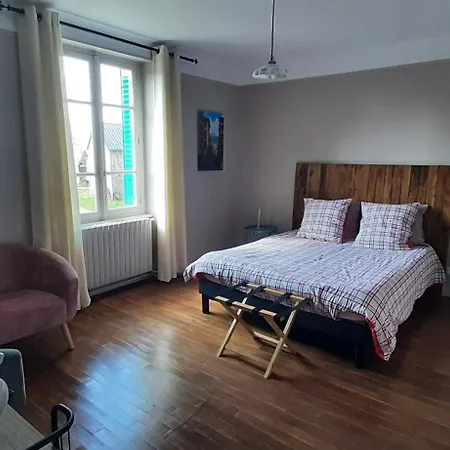 Le Puits Dans La Cour Bed & Breakfast *